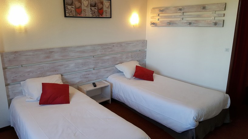Imagen de la habitación del Hotel H&ocirc;tel Les Ecrins. Foto 13