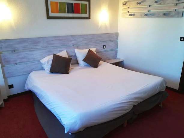 Imagen de la habitación del Hotel H&ocirc;tel Les Ecrins. Foto 14
