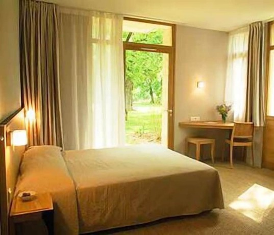 Imagen de la habitación del Hotel H&ocirc;tel Les Esclargies, ROCAMADOUR. Foto 3