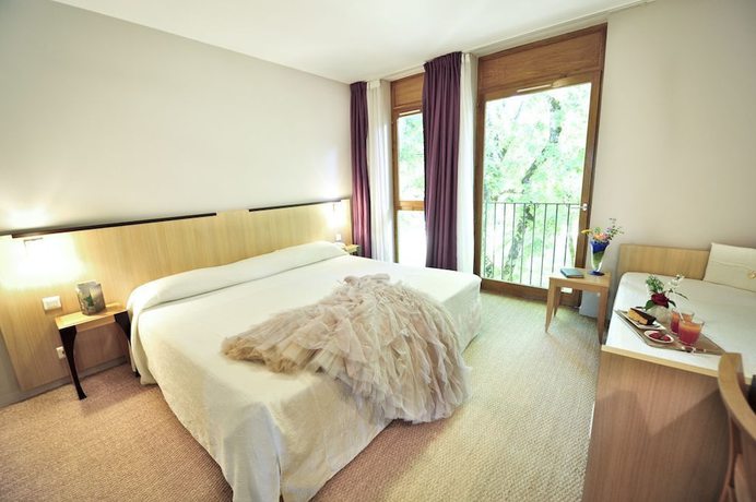 Imagen de la habitación del Hotel H&ocirc;tel Les Esclargies, ROCAMADOUR. Foto 17