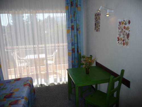 Imagen de la habitación del Hotel H&ocirc;tel Les Eucalyptus. Foto 3