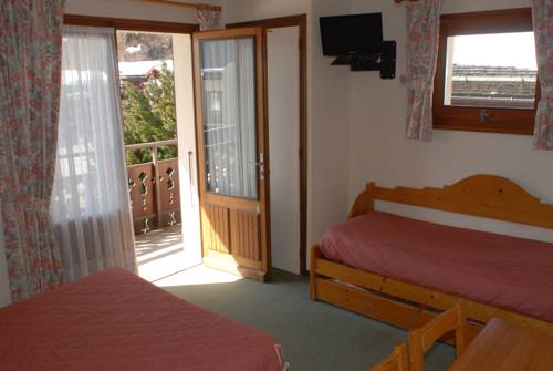 Imagen de la habitación del Hotel H&ocirc;tel Les Gla&iuml;euls. Foto 3