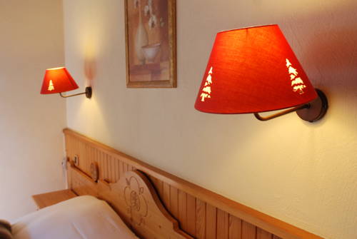 Imagen de la habitación del Hotel H&ocirc;tel Les Gla&iuml;euls. Foto 8