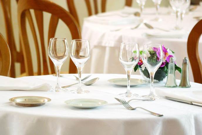 Imagen del bar/restaurante del Hotel Hôtel Les Minotiers. Foto 2