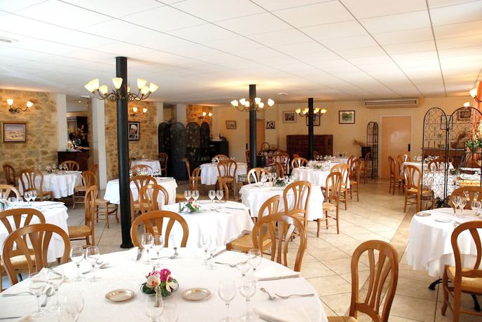 Imagen del bar/restaurante del Hotel Hôtel Les Minotiers. Foto 5