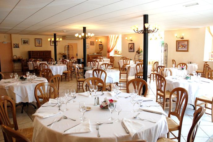 Imagen del bar/restaurante del Hotel Hôtel Les Minotiers. Foto 7