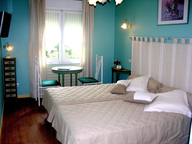 Imagen de la habitación del Hotel H&ocirc;tel Les Norias. Foto 4