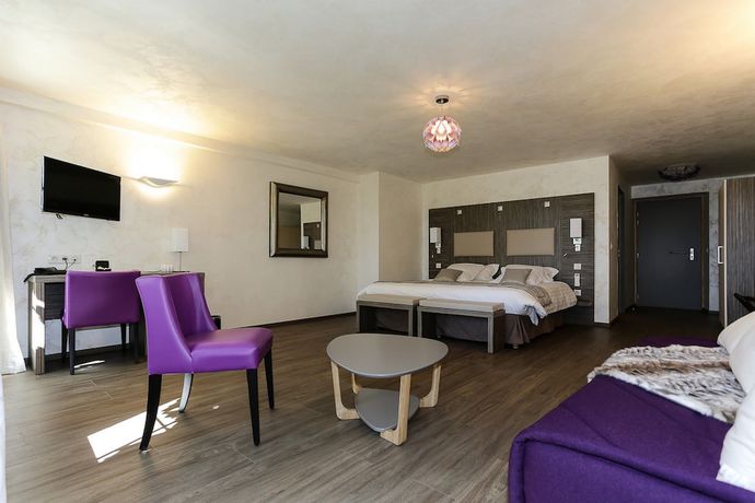Imagen de la habitación del Hotel H&ocirc;tel Les Olivades. Foto 5