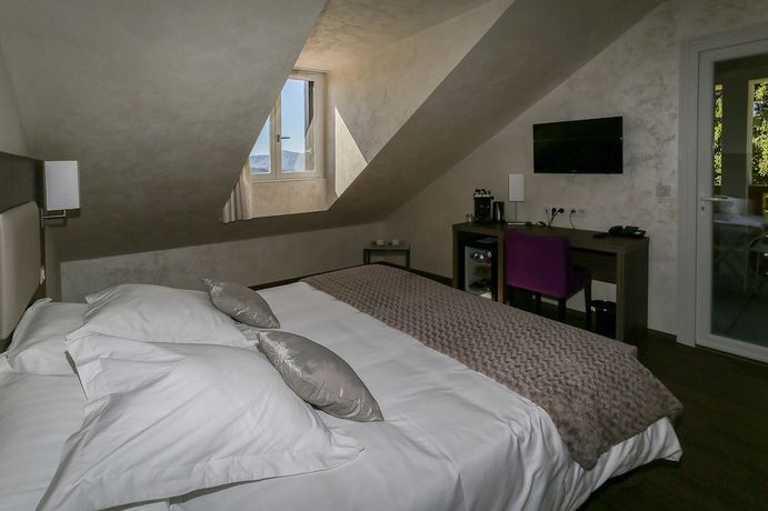 Imagen de la habitación del Hotel H&ocirc;tel Les Olivades. Foto 9