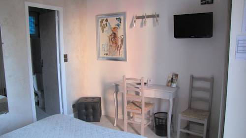 Imagen de la habitación del Hotel H&ocirc;tel Les Orangers. Foto 4