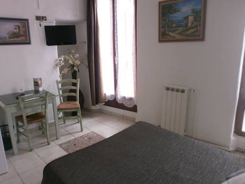 Imagen de la habitación del Hotel H&ocirc;tel Les Orangers. Foto 8