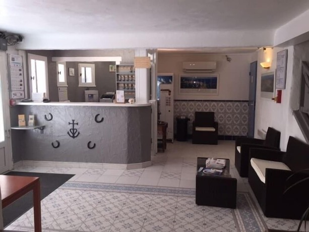Imagen de los interiores del Hotel Hôtel Les Palmiers en Camargue. Foto 20