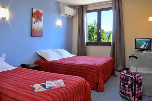 Imagen de la habitación del Hotel H&ocirc;tel Les Pers&egrave;des. Foto 7