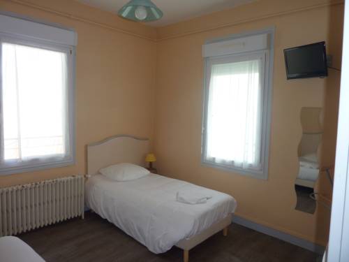 Imagen de la habitación del Hotel H&ocirc;tel Les Pins. Foto 4