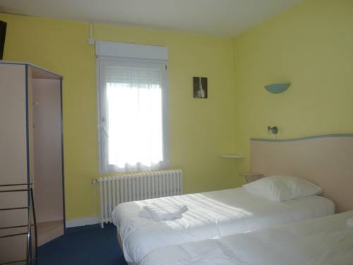 Imagen de la habitación del Hotel H&ocirc;tel Les Pins. Foto 7