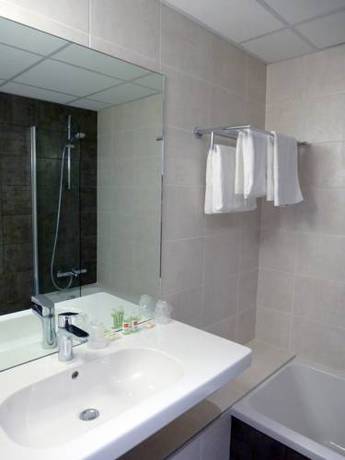 Imagen de la habitación del Hotel H&ocirc;tel Les Portes du Vercors. Foto 5
