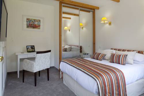 Imagen de la habitación del Hotel H&ocirc;tel Les Prateaux. Foto 10