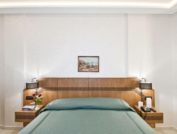 Imagen de la habitación del Hotel H&ocirc;tel L'escale F&egrave;s. Foto 3