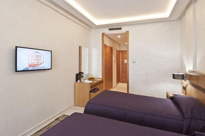 Imagen de la habitación del Hotel H&ocirc;tel L'escale F&egrave;s. Foto 4