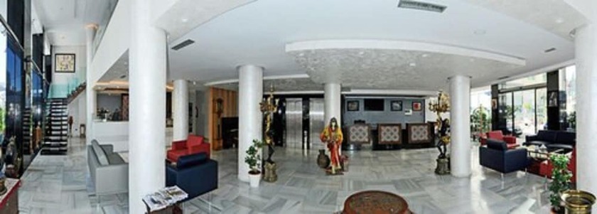 Imagen de los interiores del Hotel H&ocirc;tel L'escale F&egrave;s. Foto 11