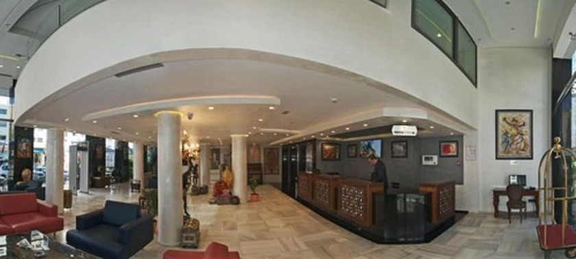 Imagen de los interiores del Hotel H&ocirc;tel L'escale F&egrave;s. Foto 14