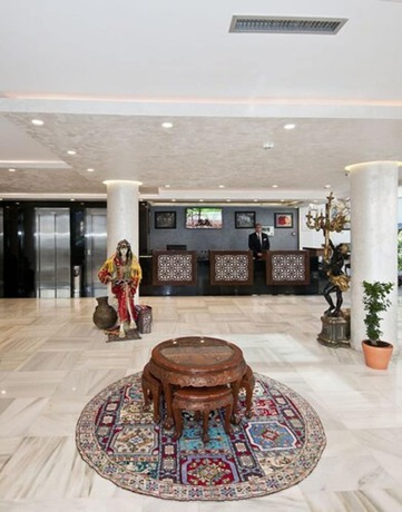 Imagen de los interiores del Hotel H&ocirc;tel L'escale F&egrave;s. Foto 15