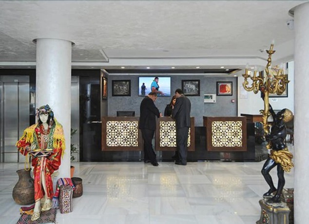 Imagen de los interiores del Hotel H&ocirc;tel L'escale F&egrave;s. Foto 16