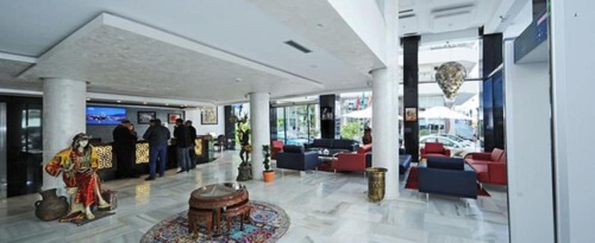 Imagen de los interiores del Hotel H&ocirc;tel L'escale F&egrave;s. Foto 19