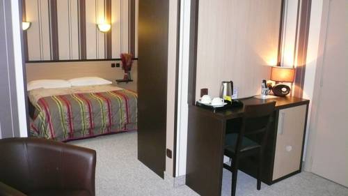 Imagen de la habitación del Hotel H&ocirc;tel L'europ&eacute;en. Foto 4