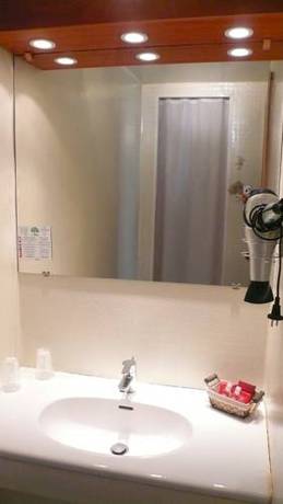 Imagen de la habitación del Hotel H&ocirc;tel L'europ&eacute;en. Foto 5