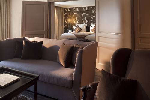 Imagen de la habitación del Hotel H&ocirc;tel L'h&eacute;lios. Foto 7