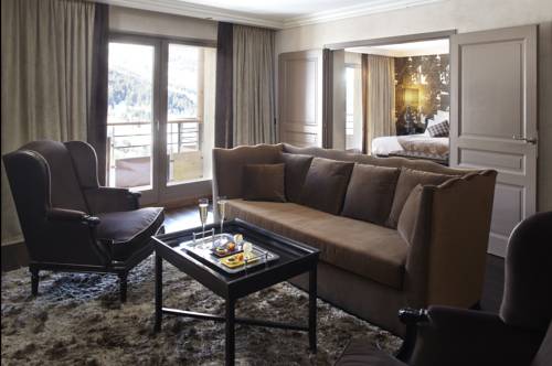 Imagen de la habitación del Hotel H&ocirc;tel L'h&eacute;lios. Foto 9