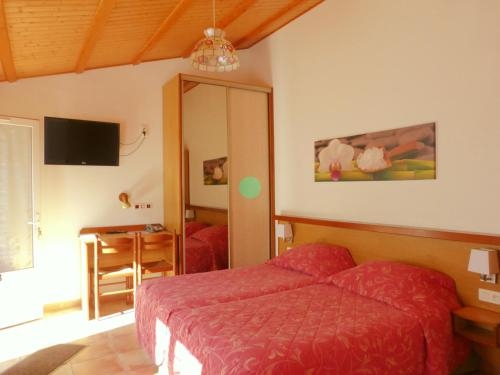 Imagen de la habitación del Hotel H&ocirc;tel L'hermitage. Foto 10