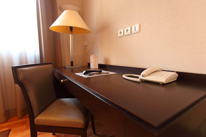 Imagen de la habitación del Hotel H&ocirc;tel L'hirondelle. Foto 7