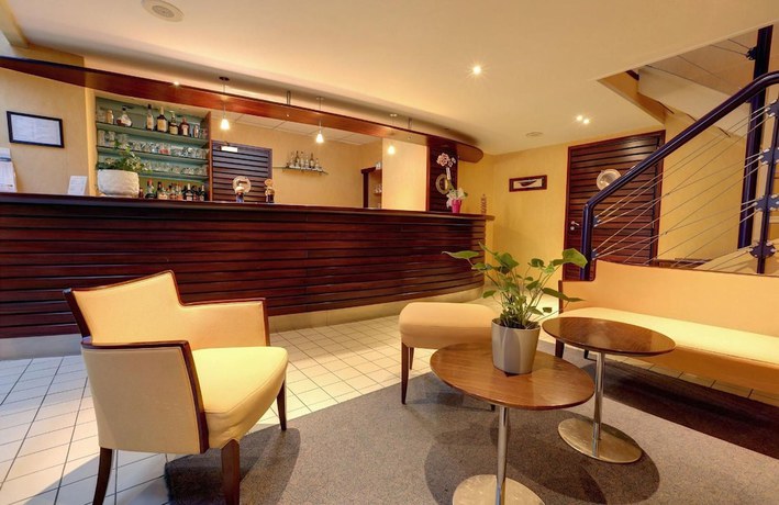 Imagen de los interiores del Hotel H&ocirc;tel L'hirondelle. Foto 18