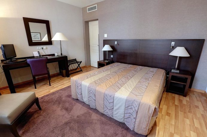Imagen de la habitación del Hotel H&ocirc;tel L'hirondelle. Foto 10