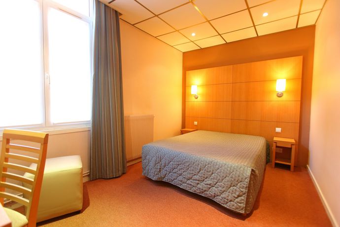 Imagen de la habitación del Hotel H&ocirc;tel L'hirondelle. Foto 11