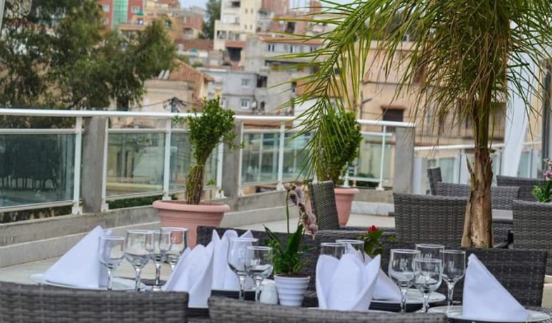 Imagen del bar/restaurante del Hotel H&ocirc;tel L'olympic. Foto 4