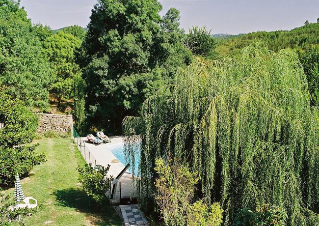Imagen de la piscina del Hotel H&ocirc;tel Lou Cante Perdrix. Foto 17