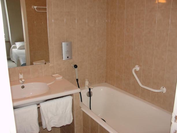 Imagen de la habitación del Hotel H&ocirc;tel Lou Cante Perdrix. Foto 9