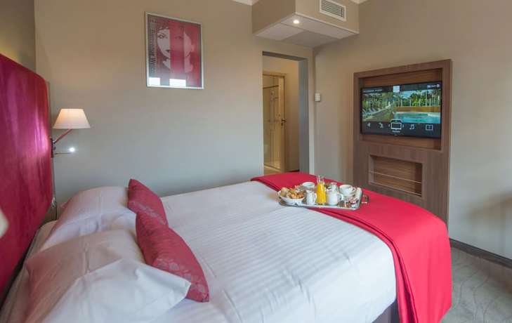 Imagen de la habitación del Hotel H&ocirc;tel Lou Castelet. Foto 3