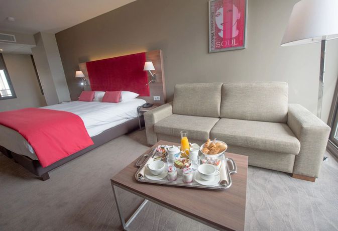 Imagen de la habitación del Hotel H&ocirc;tel Lou Castelet. Foto 6