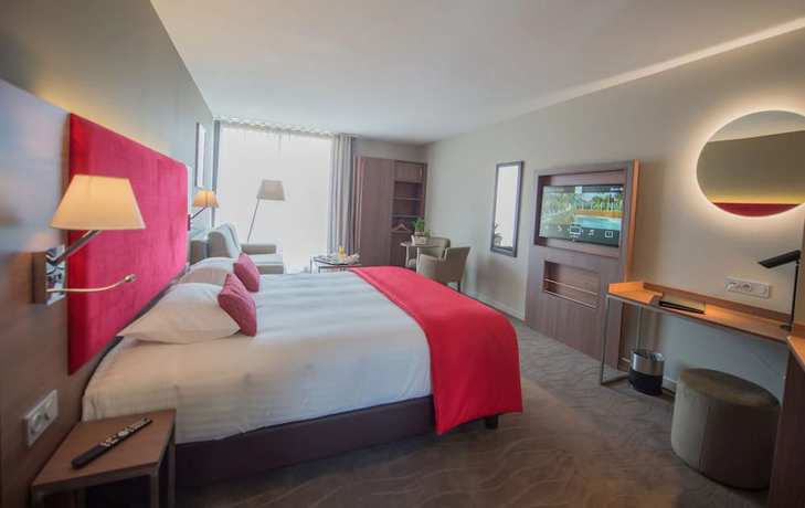 Imagen de la habitación del Hotel H&ocirc;tel Lou Castelet. Foto 15