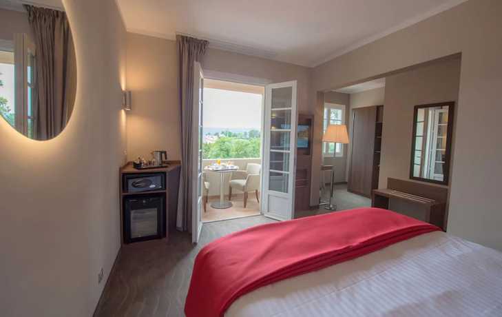 Imagen de la habitación del Hotel H&ocirc;tel Lou Castelet. Foto 16