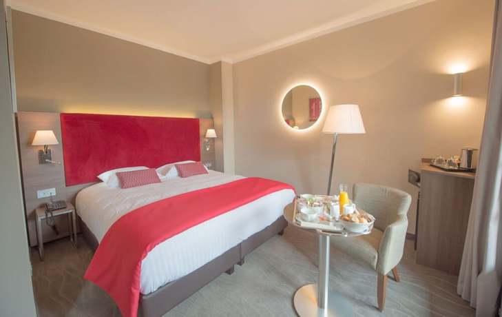 Imagen de la habitación del Hotel H&ocirc;tel Lou Castelet. Foto 18