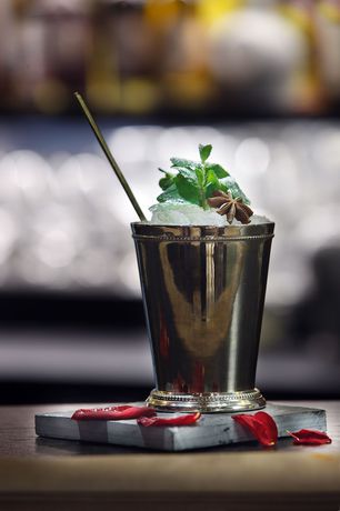 Imagen del bar/restaurante del Hotel Hôtel L’Incomparable by Les Etincelles. Foto 3