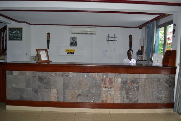 Imagen de los interiores del Hotel H&ocirc;tel Lumi&egrave;re D\'Akwa. Foto 6