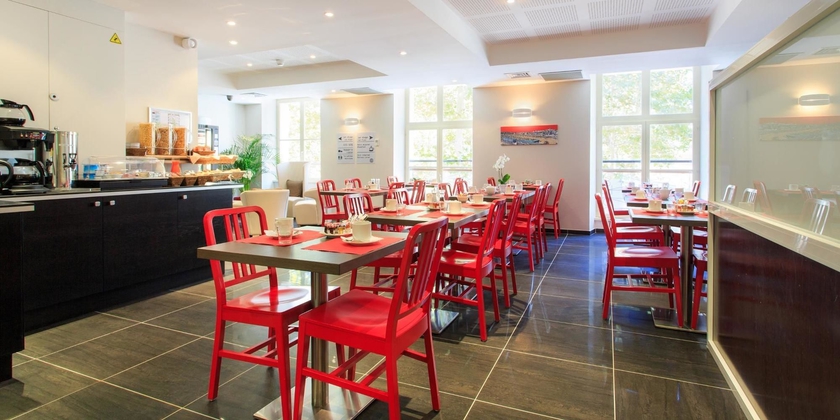 Imagen del bar/restaurante del Hotel Hôtel Marsiho by Happy Culture. Foto 3