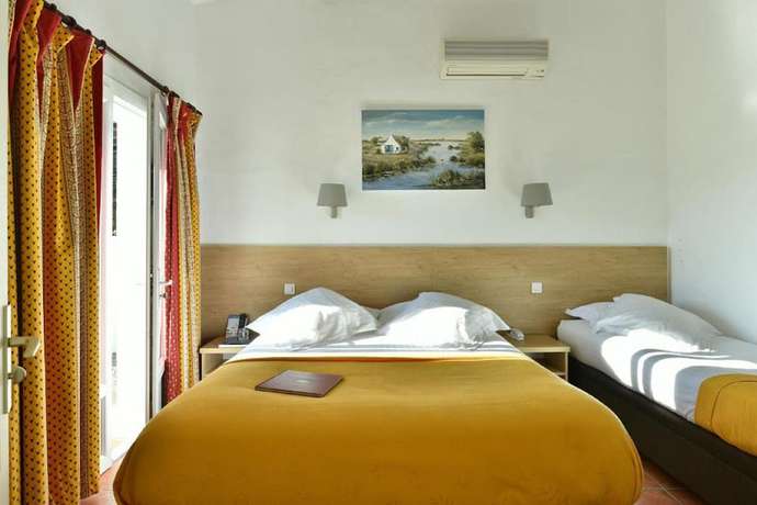 Imagen de la habitación del Hotel H&ocirc;tel Mas de la Grenouill&egrave;re. Foto 11