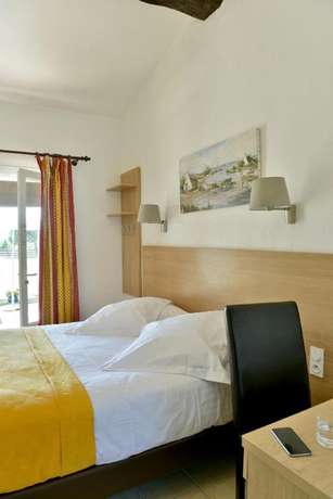 Imagen de la habitación del Hotel H&ocirc;tel Mas de la Grenouill&egrave;re. Foto 15